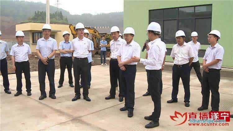 鄧正權一行深入射洪縣鋰電產業園調研，實地查看了部分入園項目以及園區基礎設施建設情況