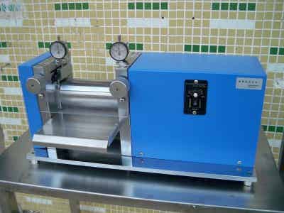 實(shí)驗(yàn)室電動(dòng)輥壓機(jī) 對(duì)輥機(jī)