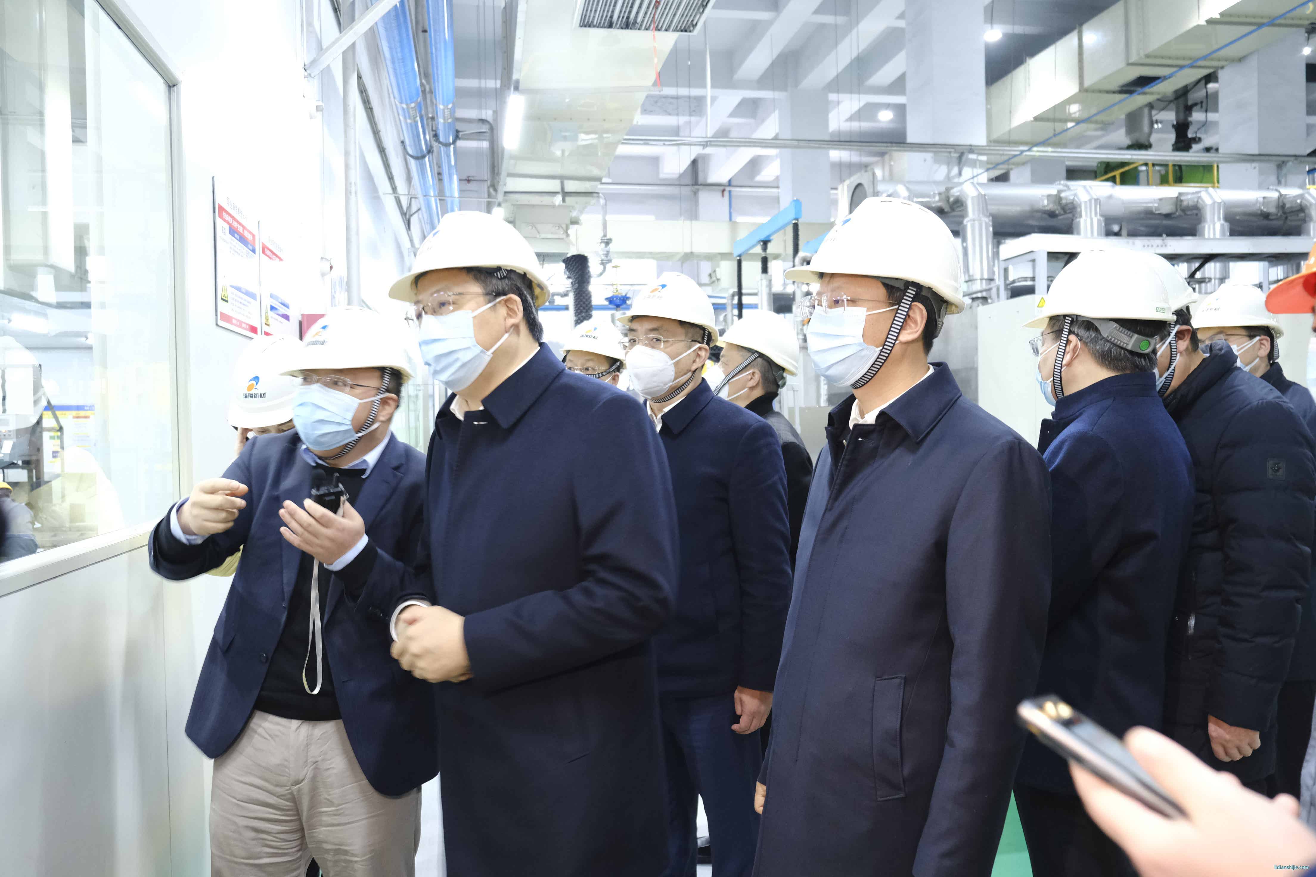 南通市委副書記、代市長吳新明來瑞翔新材調研