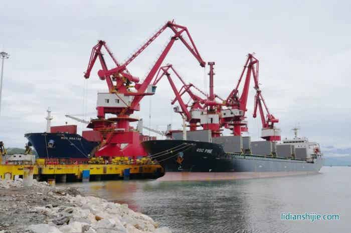 超萬金噸鎳產品在中偉印尼北莫羅瓦利產業基地園區碼頭裝載完畢 超萬金噸鎳產品在中偉印尼北莫羅瓦利產業基地園區碼頭裝載完畢